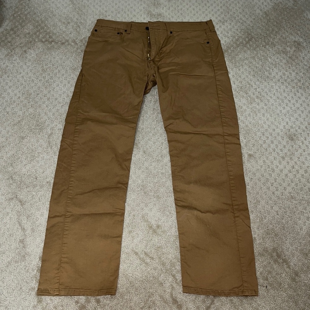 levi water<less cargo khaki pants. 36x32